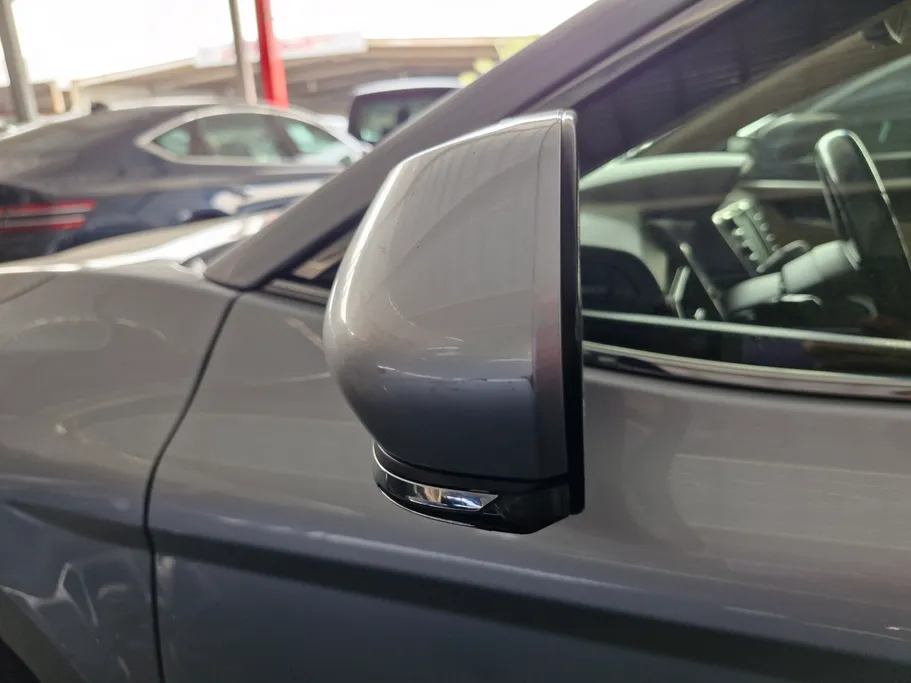 2020 Toyota Camry  GLE 