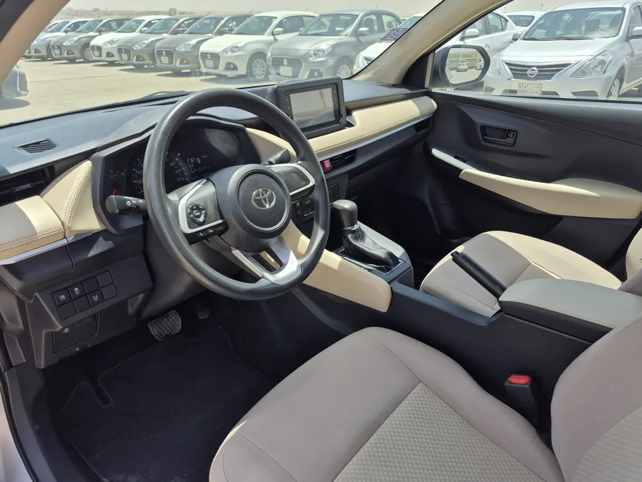 2023 Toyota Yaris  Y 