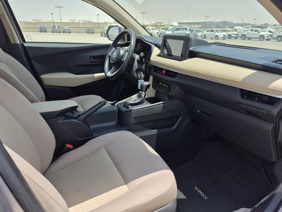 2023 Toyota Yaris  Y 
