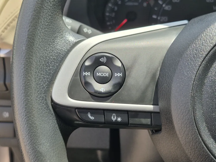 2023 Toyota Yaris  Y 