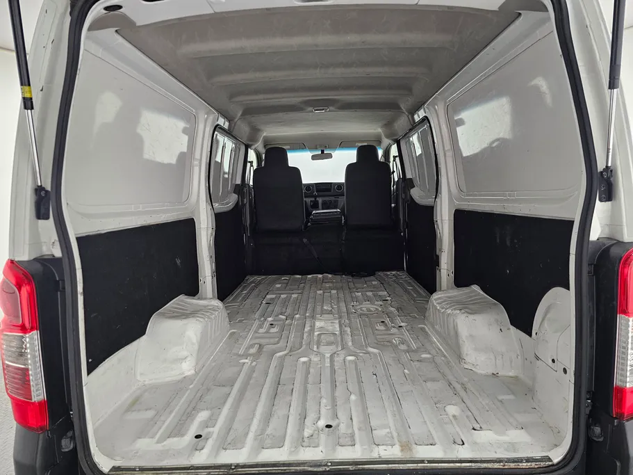 2021 Nissan Urvan NV350 