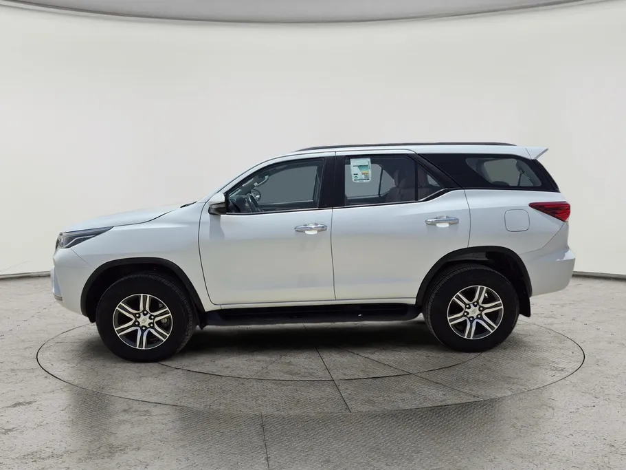 2023 Toyota Fortuner VX 