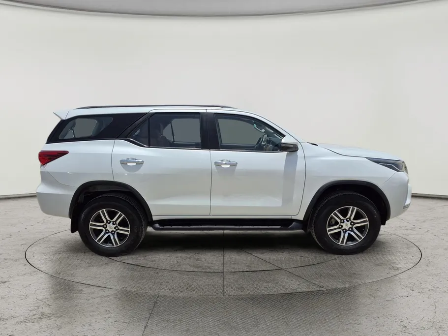 2023 Toyota Fortuner VX 