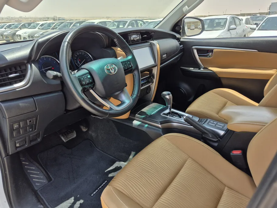 2023 Toyota Fortuner VX 