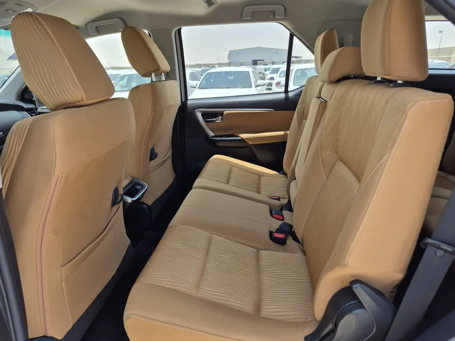 2023 Toyota Fortuner VX 
