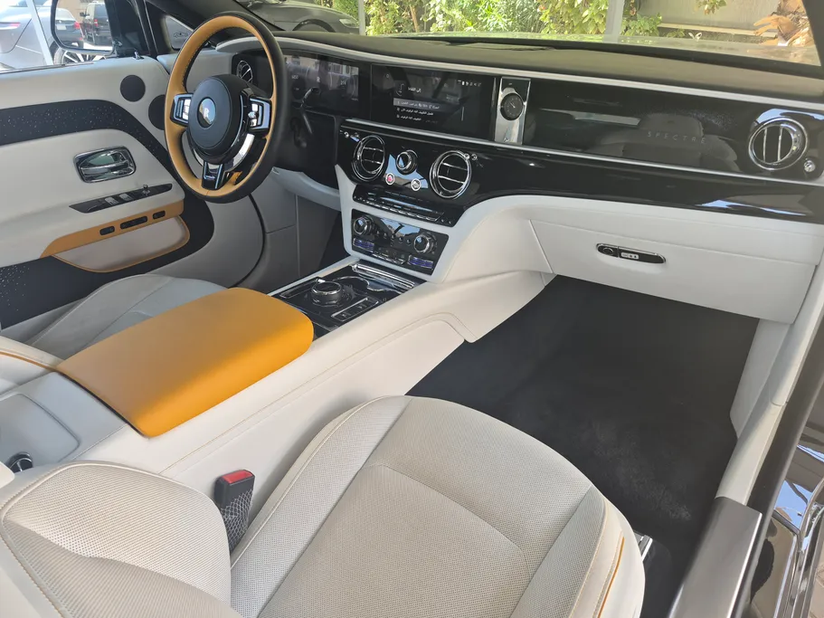 2024 Rolls Royce Spectre  