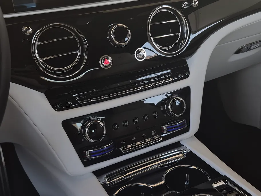 2024 Rolls Royce Spectre  