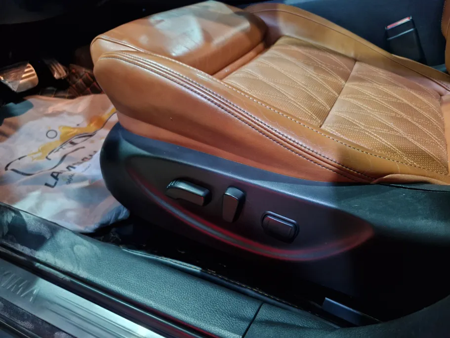 2022 Nissan Maxima SR 