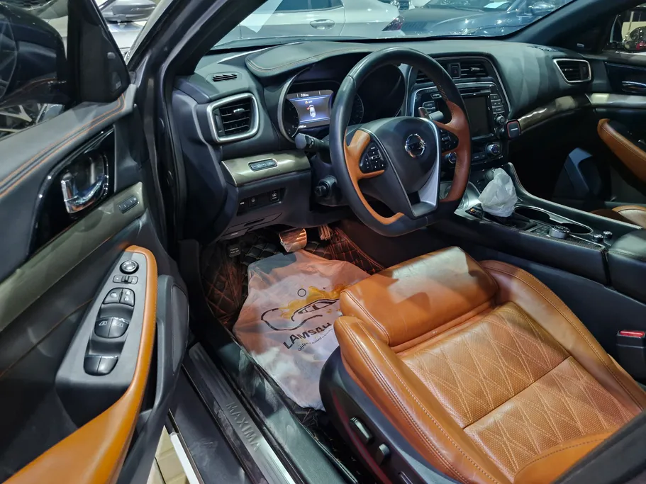 2022 Nissan Maxima SR 