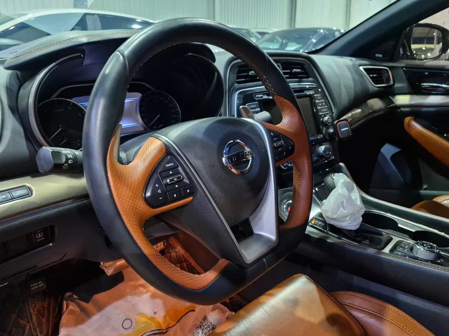 2022 Nissan Maxima SR 
