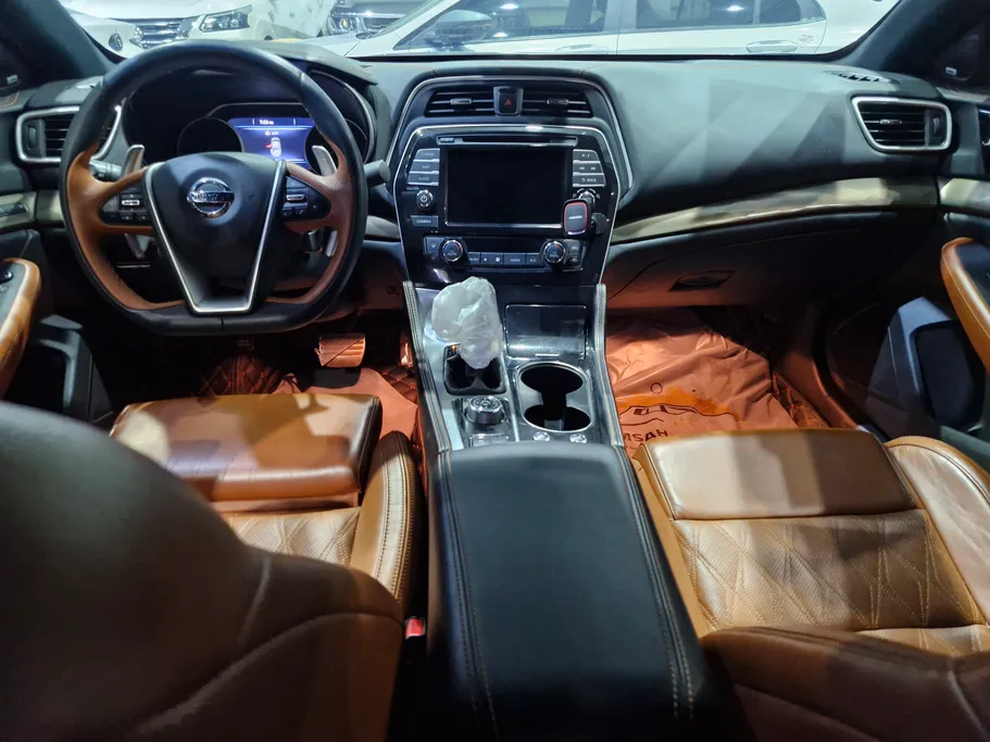 2022 Nissan Maxima SR 