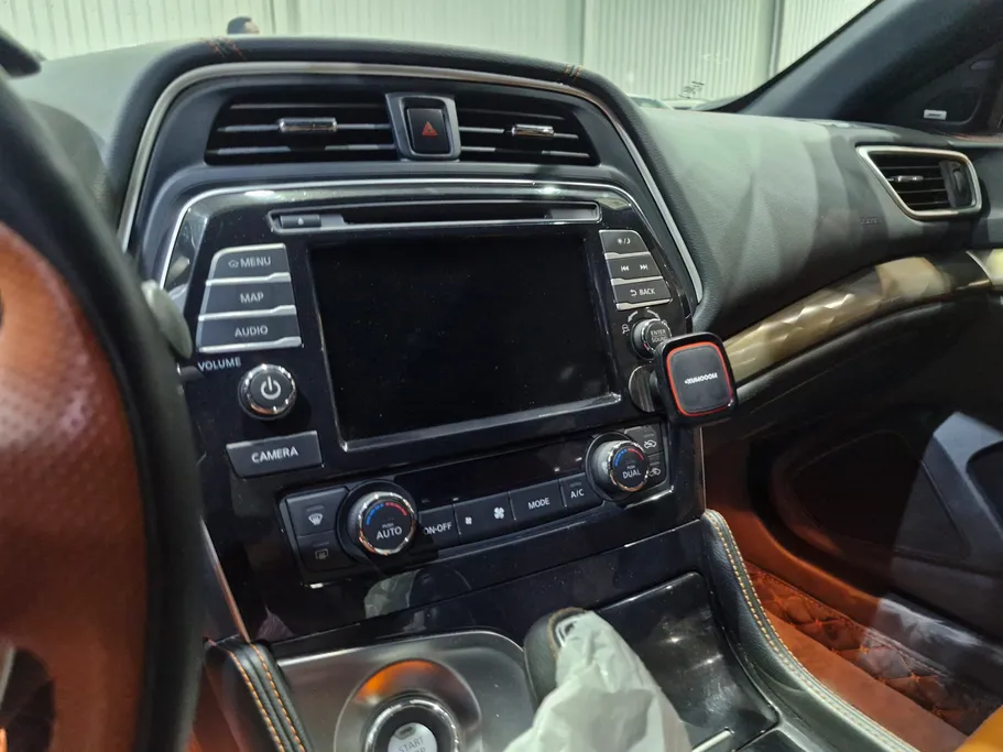 2022 Nissan Maxima SR 
