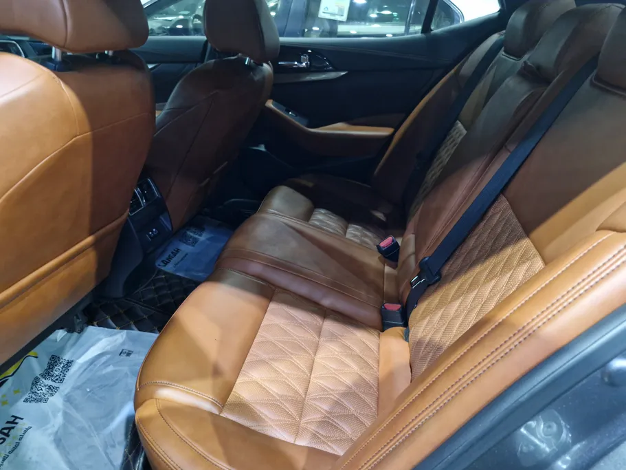 2022 Nissan Maxima SR 