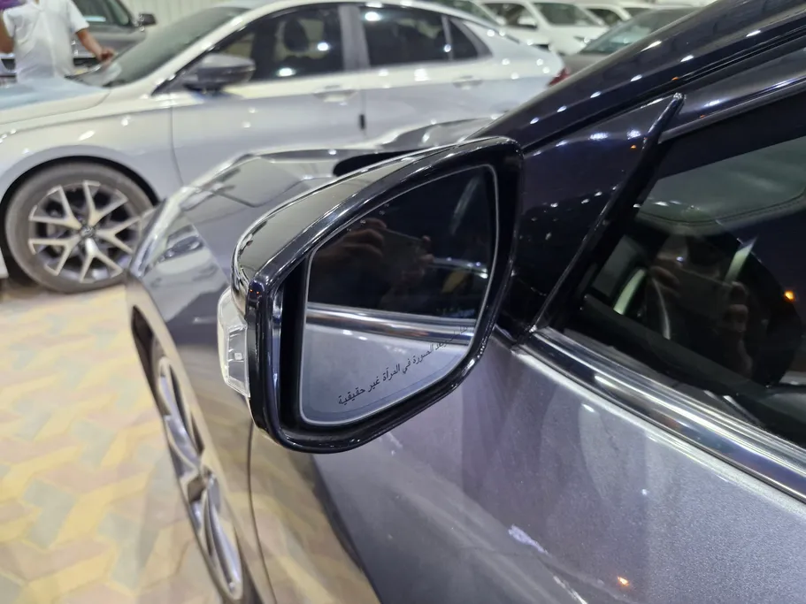 2022 Nissan Maxima SR 