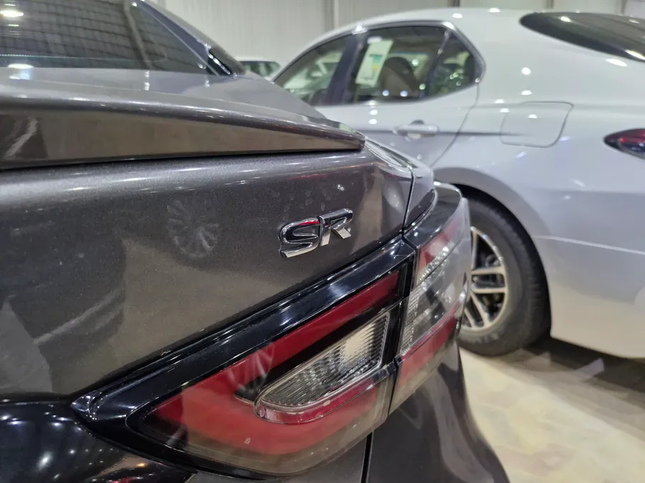 2022 Nissan Maxima SR 