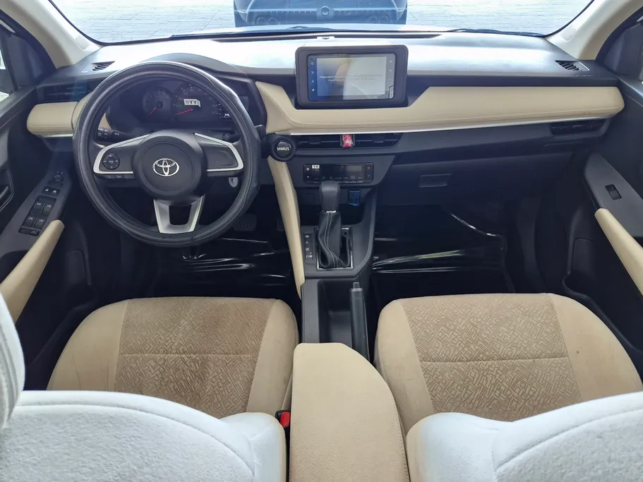 2024 Toyota Yaris  Y 