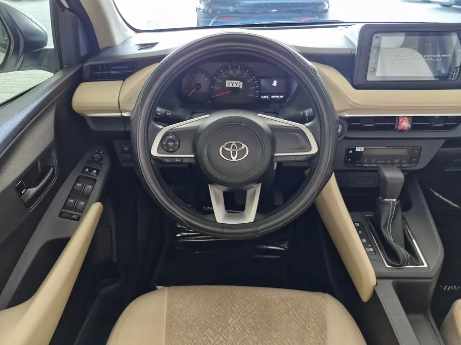 2024 Toyota Yaris  Y 