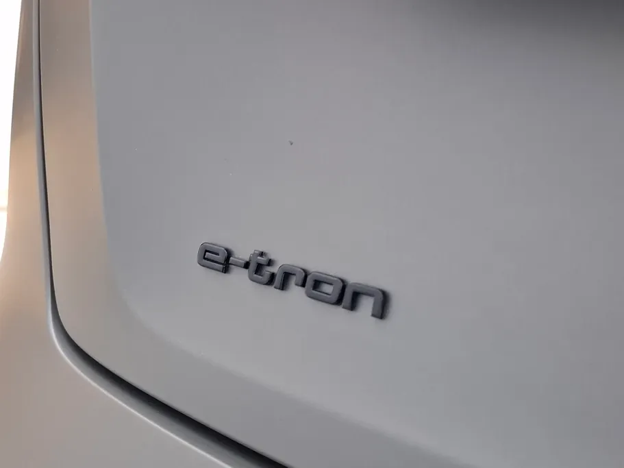 2022 Audi Q8 e-tron 55 