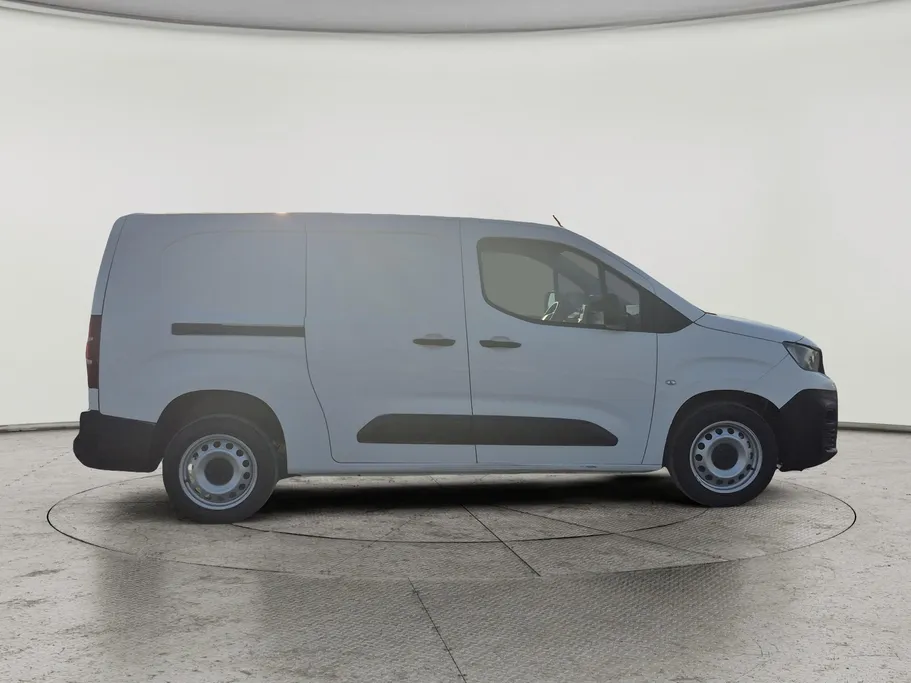 2022 Peugeot Partner Long van 