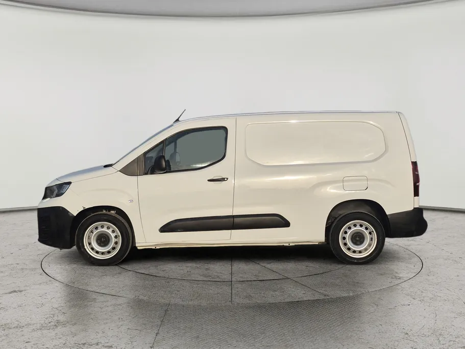 2022 Peugeot Partner Long van 
