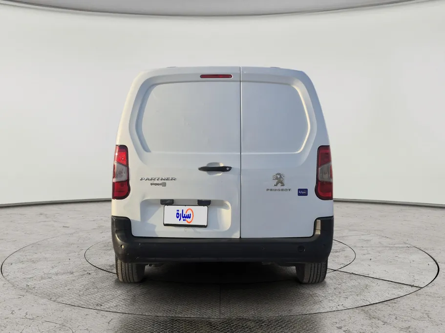 2022 Peugeot Partner Long van 