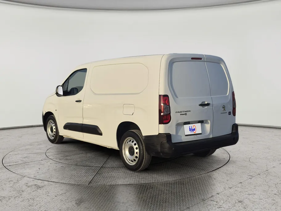 2022 Peugeot Partner Long van 
