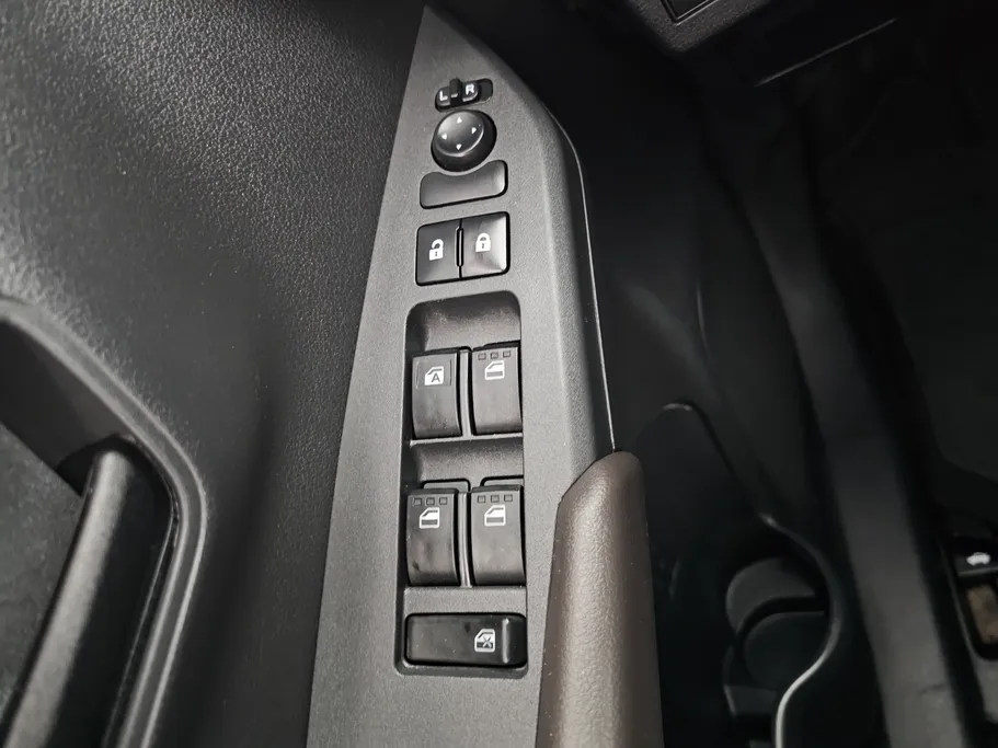2023 Toyota Yaris  Y 