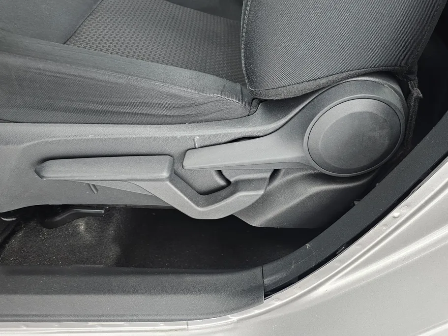 2023 Toyota Yaris  Y 