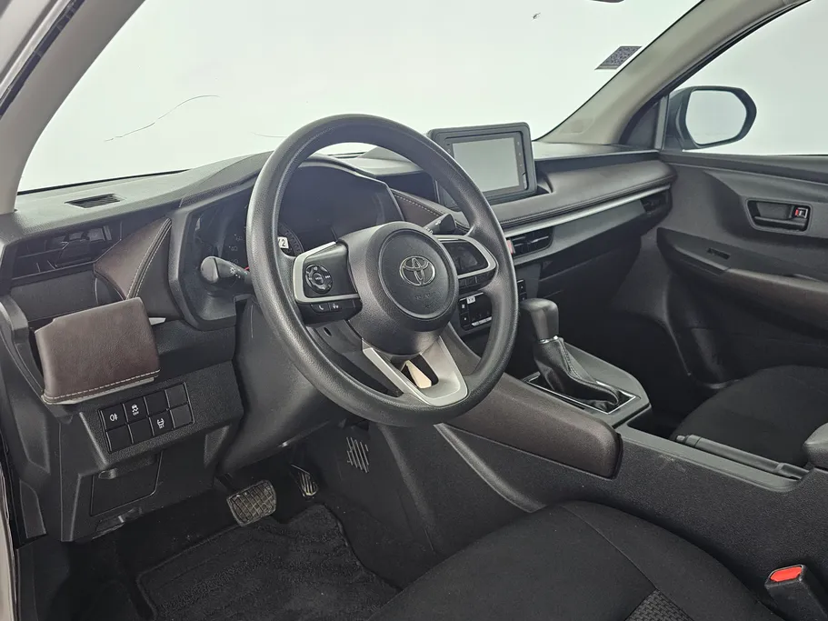 2023 Toyota Yaris  Y 