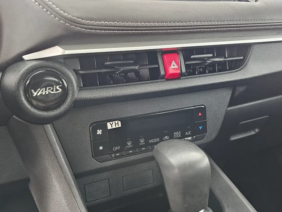 2023 Toyota Yaris  Y 
