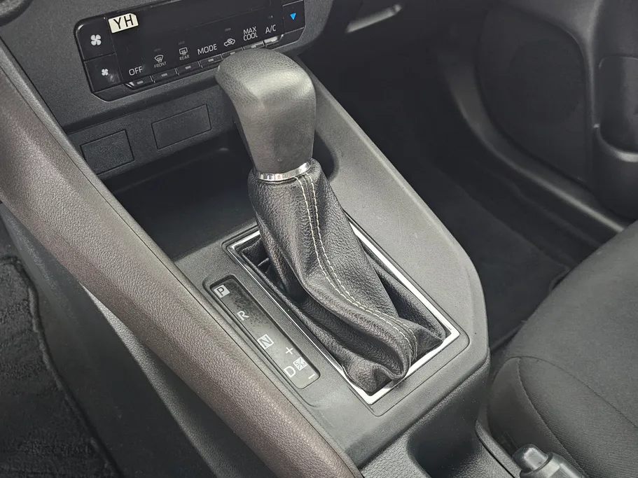 2023 Toyota Yaris  Y 