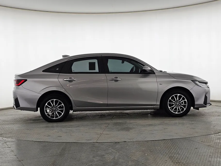 2023 Toyota Yaris  Y 