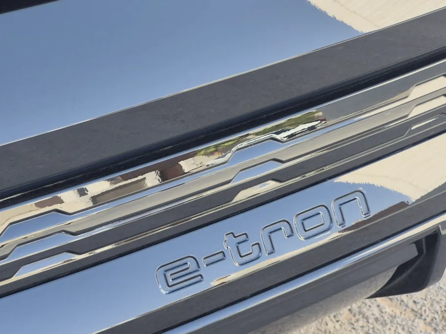 2024 Audi Q8 e-tron 55 