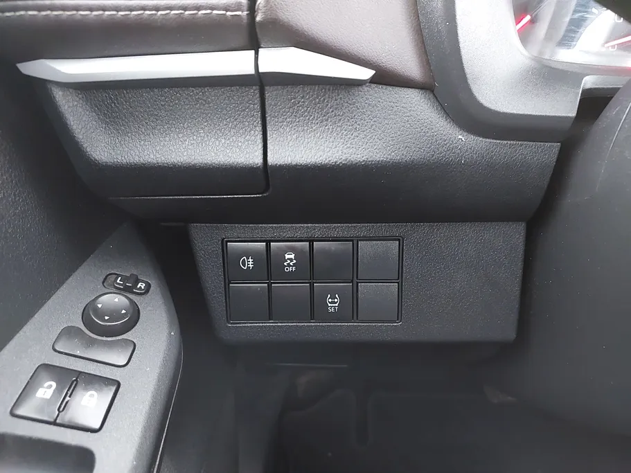 2023 Toyota Yaris  Y 
