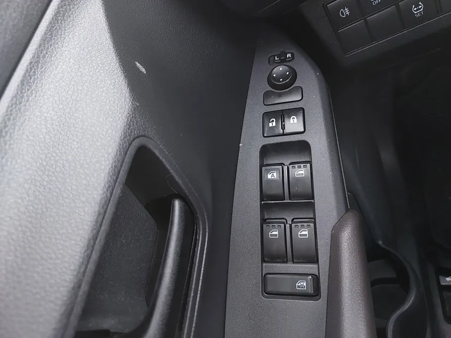 2023 Toyota Yaris  Y 