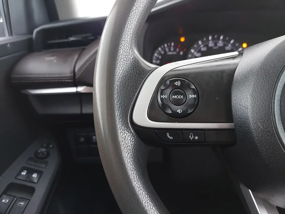 2023 Toyota Yaris  Y 