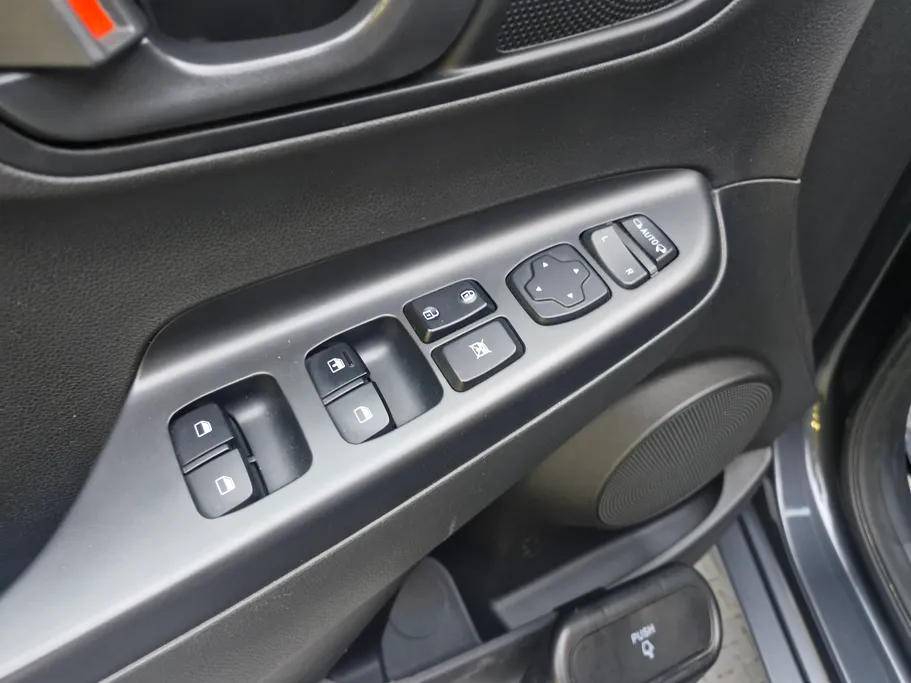 2022 Hyundai Kona SMART 