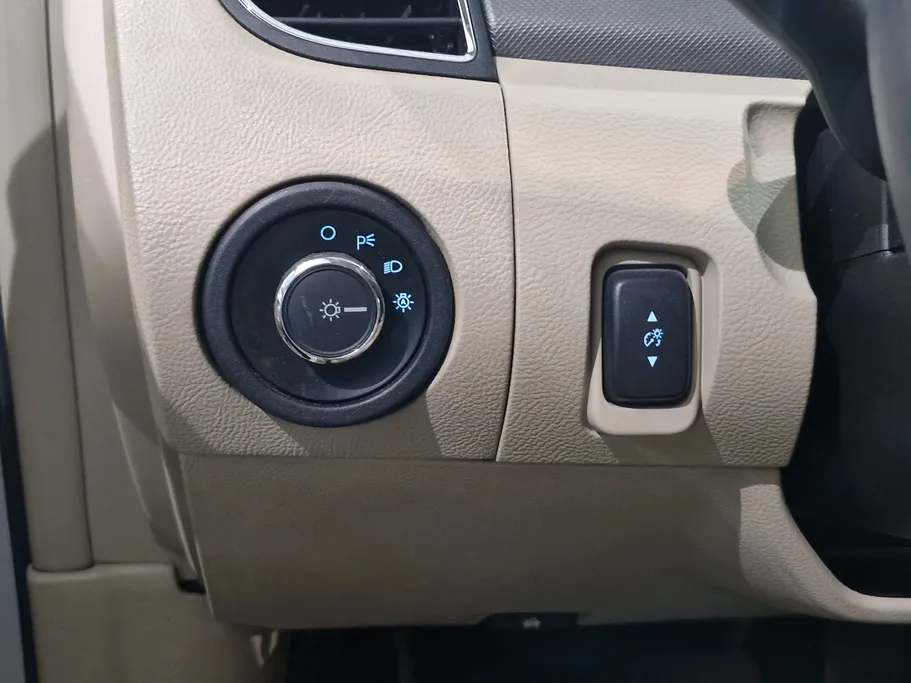 2018 Ford Taurus SE 