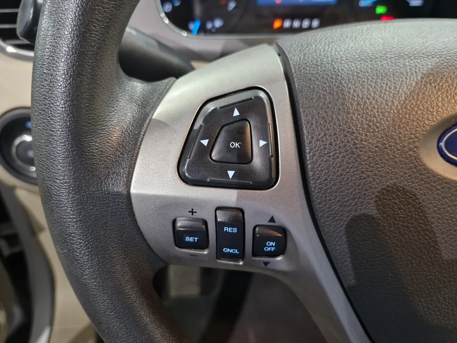 2018 Ford Taurus SE 