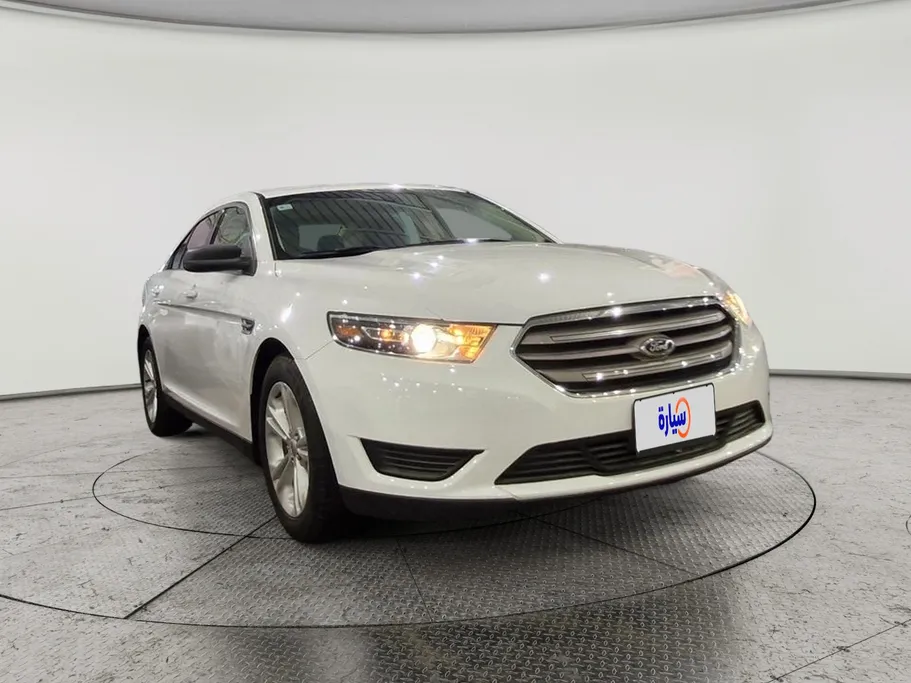 2018 Ford Taurus SE 