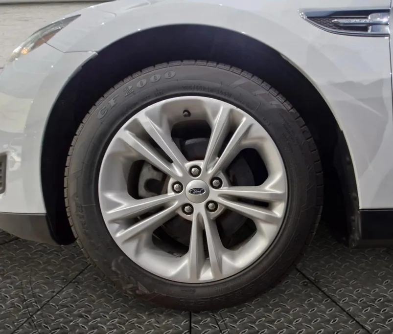 2018 Ford Taurus SE 