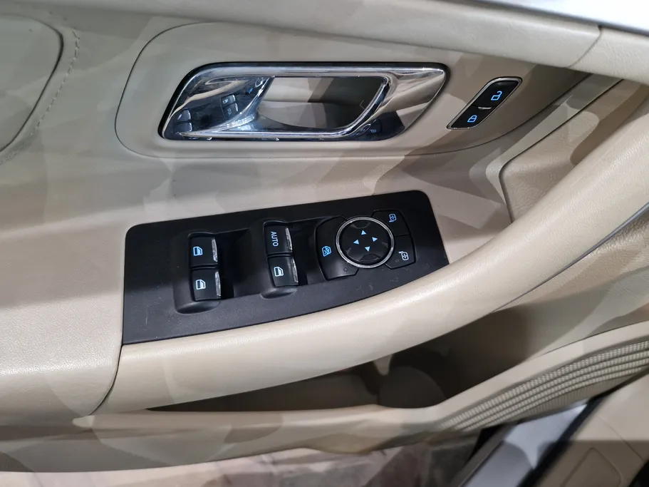 2018 Ford Taurus SE 