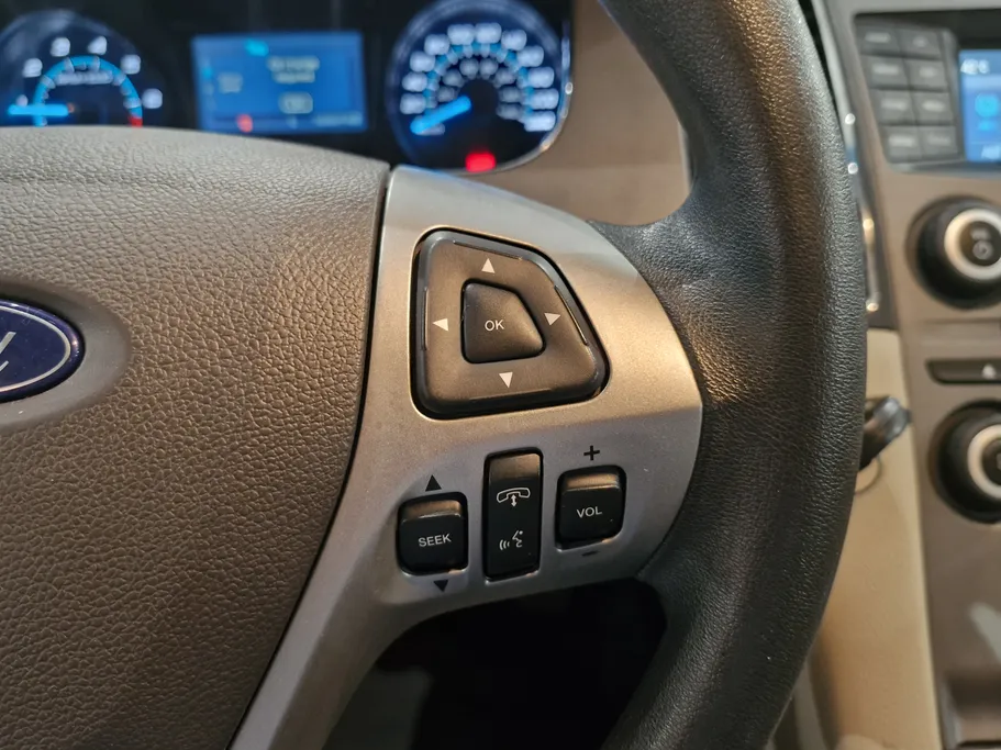 2018 Ford Taurus SE 