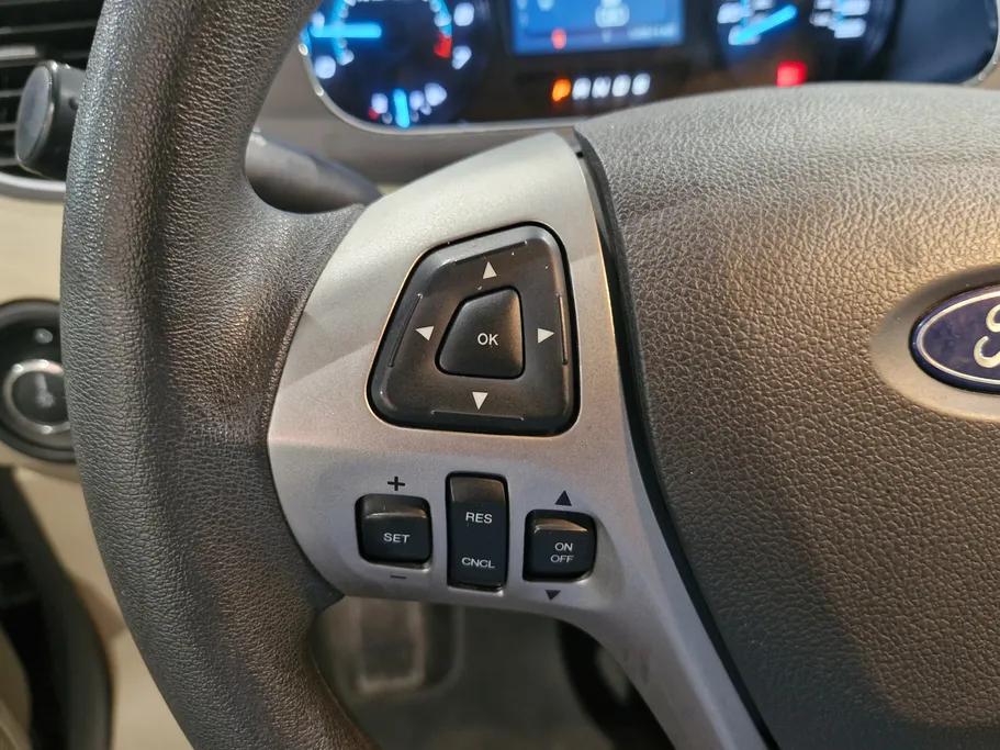 2018 Ford Taurus SE 