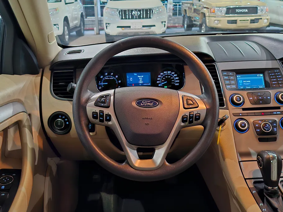 2018 Ford Taurus SE 