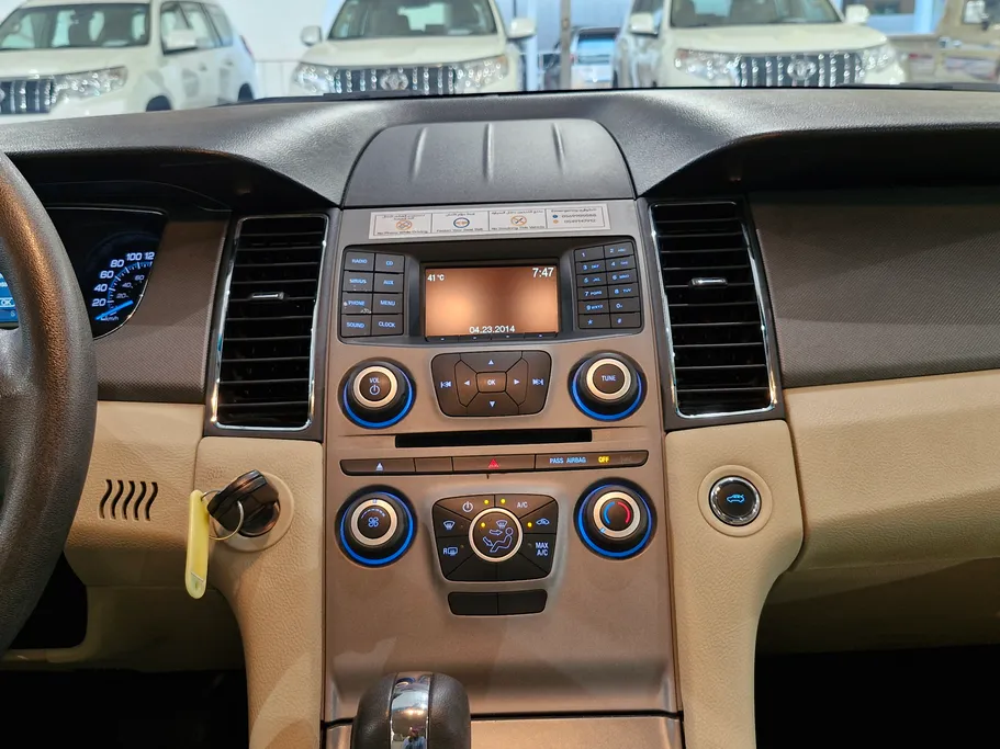 2018 Ford Taurus SE 