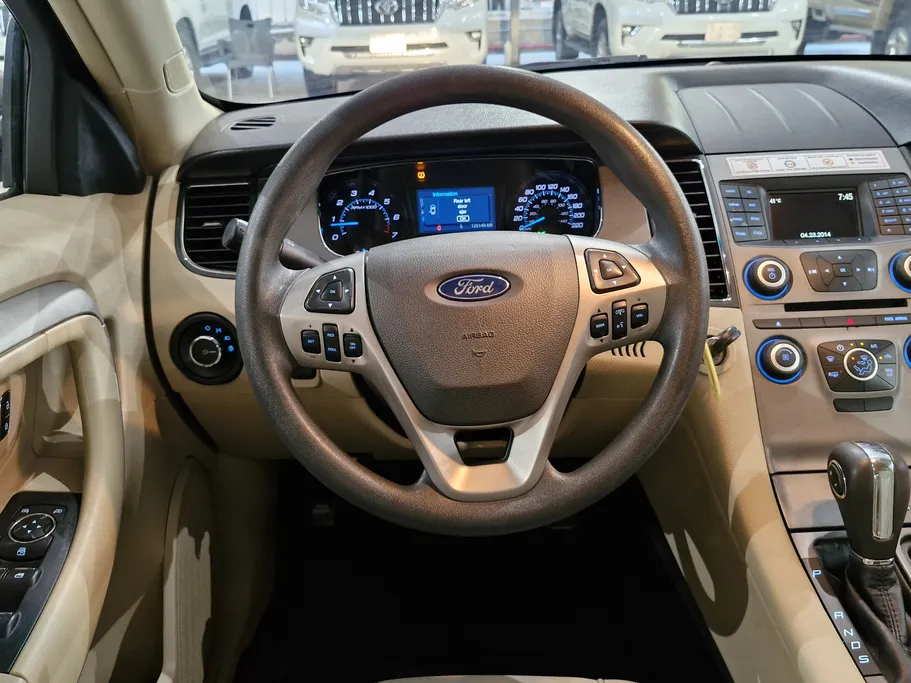 2018 Ford Taurus SE 