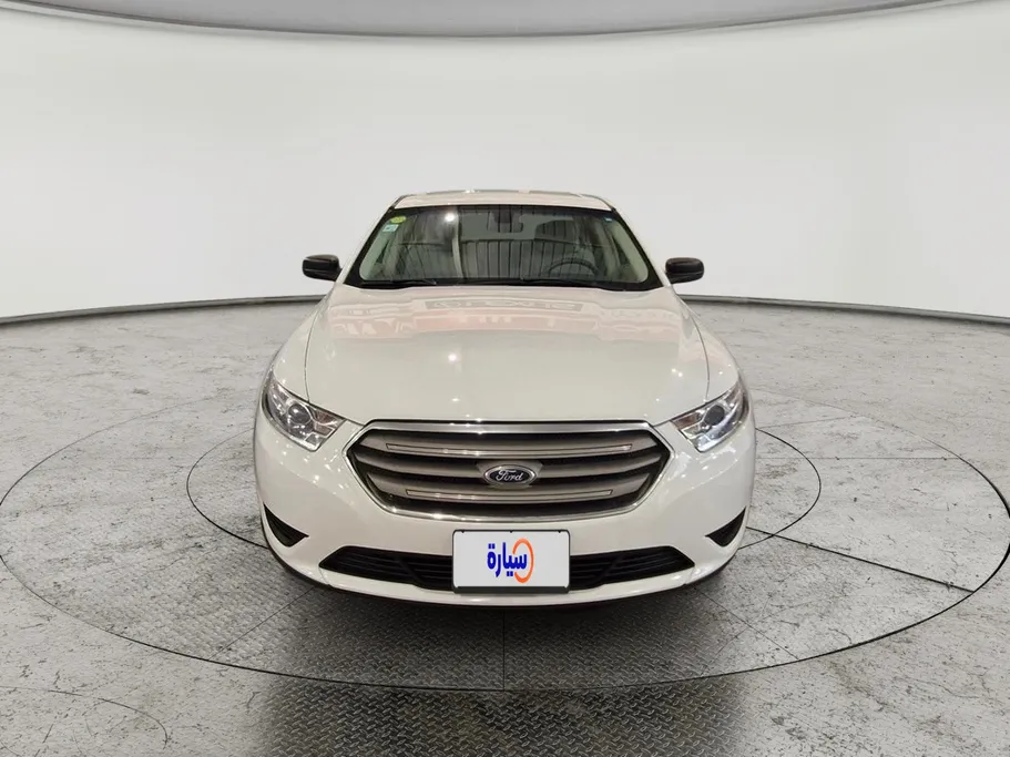 2018 Ford Taurus SE 