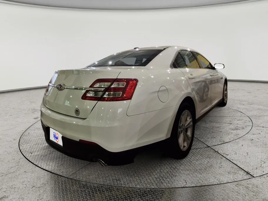 2018 Ford Taurus SE 
