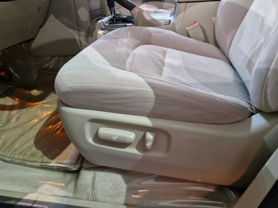 2019 Toyota Land Cruiser Grand Touring 